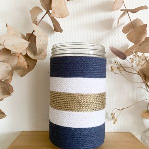 Petit vase en macramé