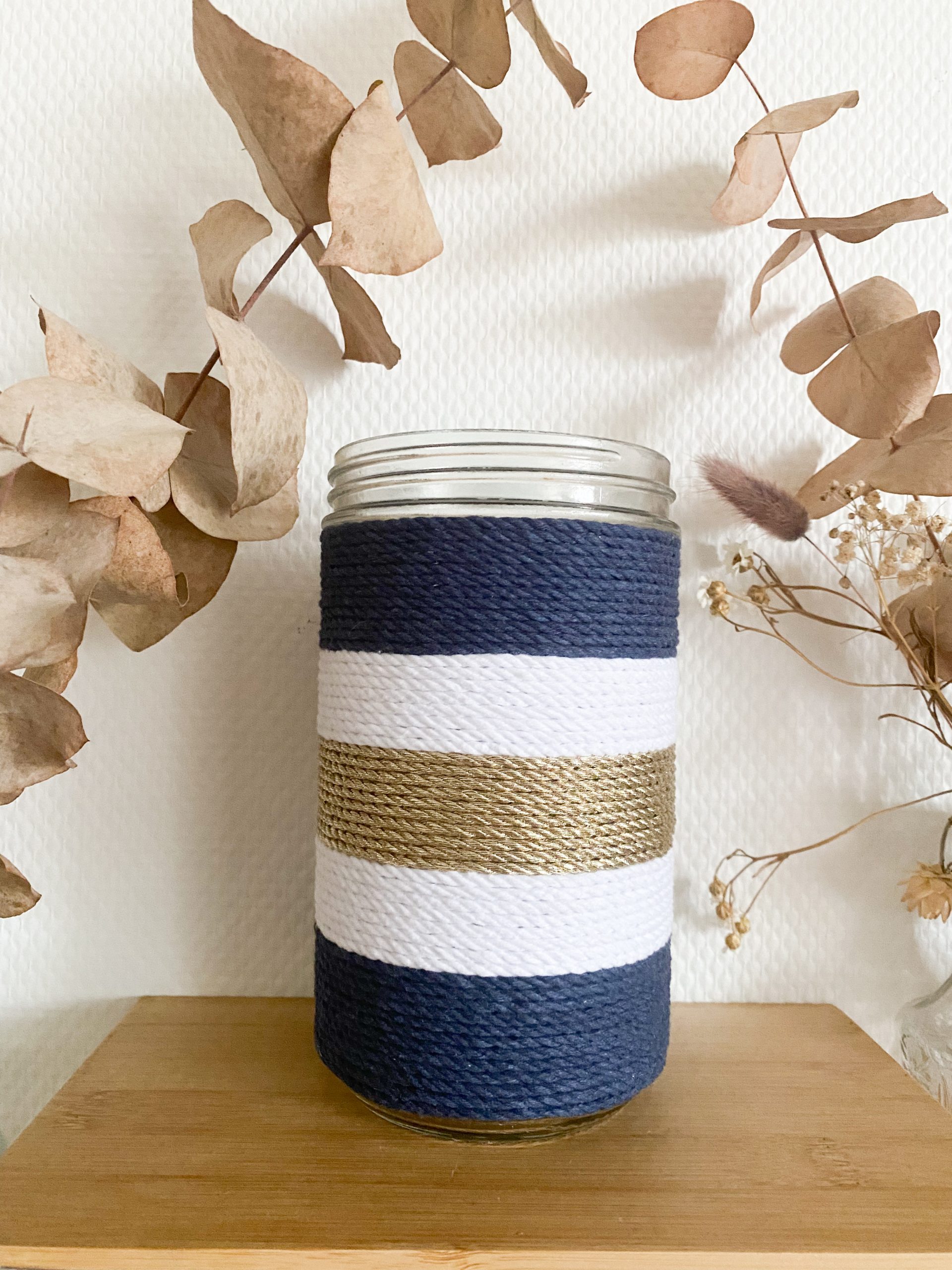 Petit vase en macramé